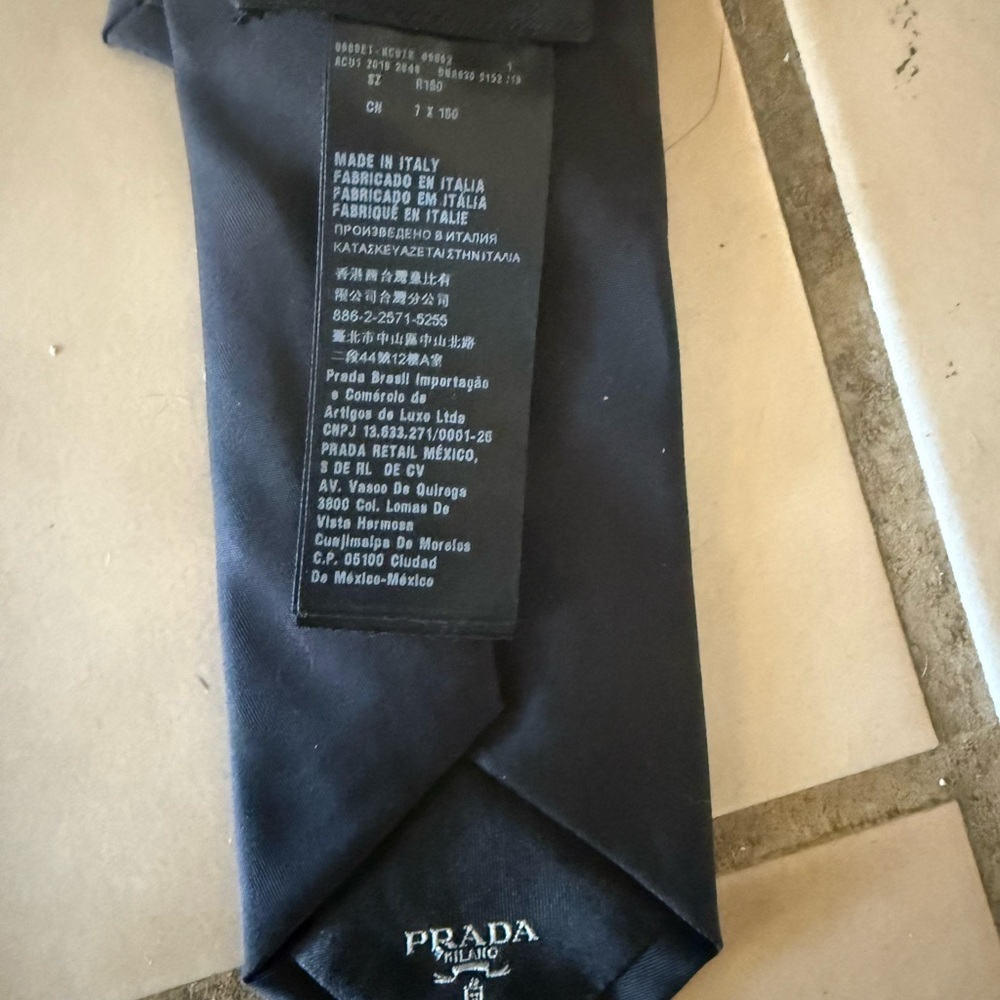 Prada Men’s silk Tie - Picture 3 of 3